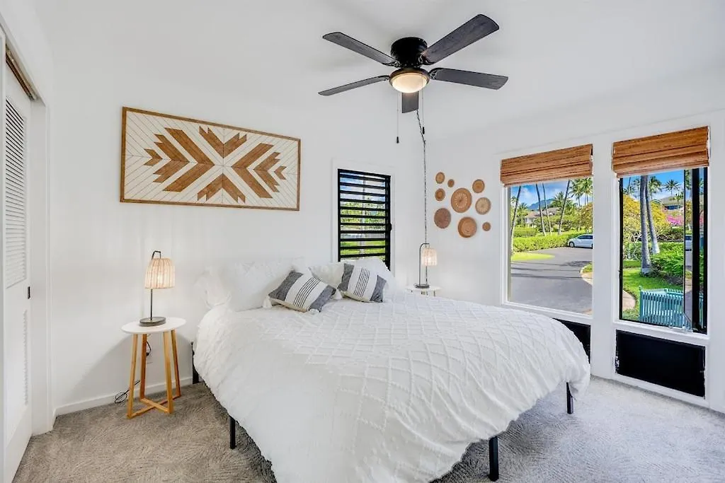 Honu He'E Nalu - The Surfing Turtle - Ocean & Beachfront! Stunning Views! Koloa Holiday home