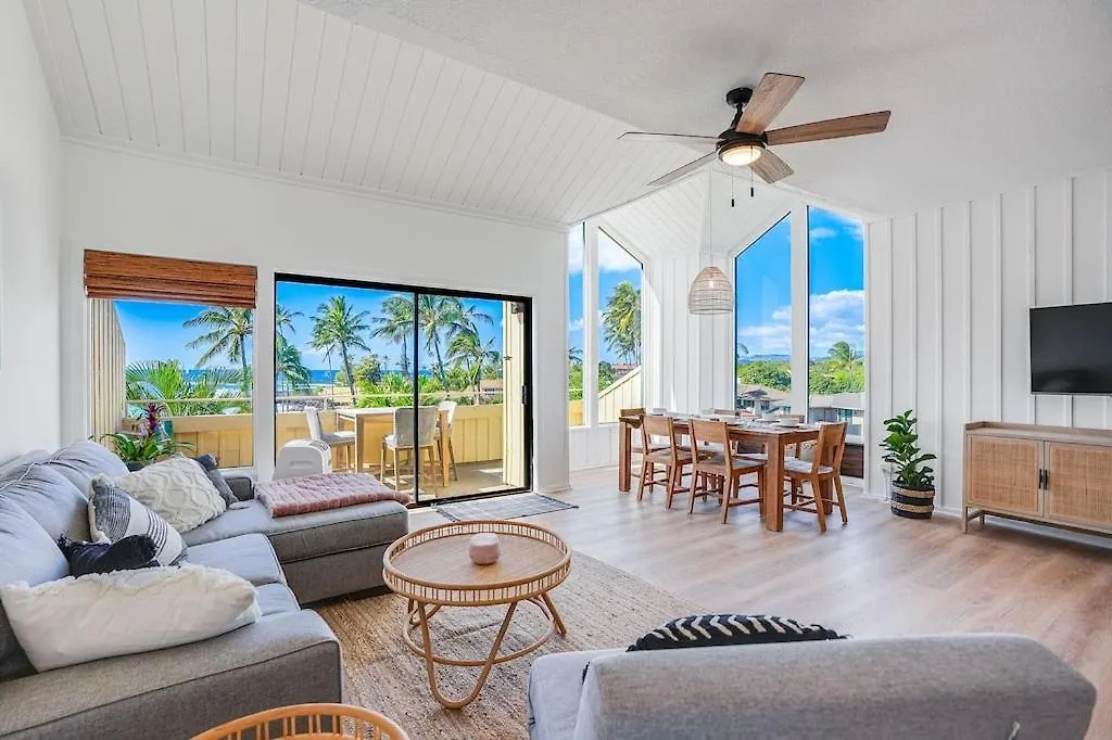 Holiday home Honu He'E Nalu - The Surfing Turtle - Ocean & Beachfront! Stunning Views! Koloa