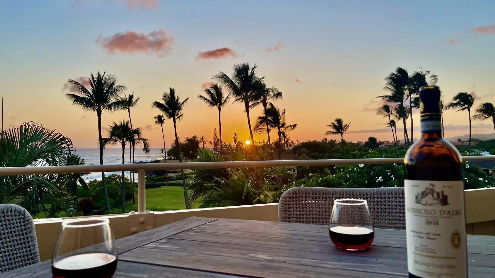 Honu He'E Nalu - The Surfing Turtle - Ocean & Beachfront! Stunning Views! Koloa 0*,  United States